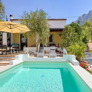https://villa-ferulas.in-sardinia.net